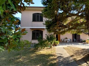 Villa in Vendita a San Giuliano Terme V.Che Guevara Monastero,