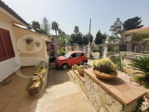 Villa in Vendita a Siracusa, 135'000€, 60 m²