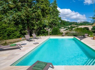 Confortevole casa a Pergola con piscina, giardino e barbecue