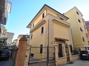 Villa unifamigliare di 350 mq a San Benedetto del Tronto