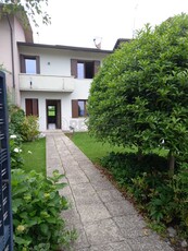 Villetta a schiera con giardino in via don luigi peloso, Arzignano