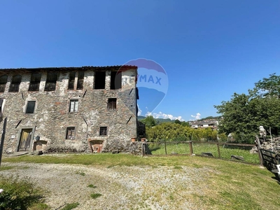 Casa indipendente da ristrutturare, Borgo a Mozzano chifenti