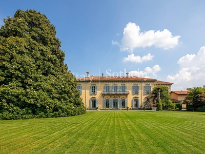 Casa in vendita in Merate, Italia