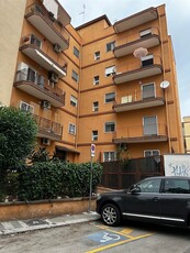 Appartamento in affitto a Bari Picone