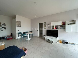 Appartamento in Affitto a Modena, 750€, 88 m²
