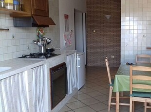 Appartamento in Affitto a Pescara, zona zona universitaria, 260€, 134 m², arredato