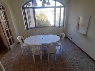 Appartamento in Affitto a Pisa, 1'100€, 120 m², arredato
