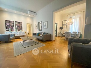 Appartamento in Affitto in Piazza Napoleone 1 a Lucca