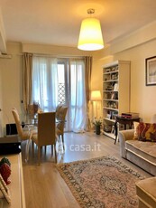 Appartamento in Affitto in Via Alcuino 5 a Milano