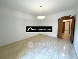 Appartamento in Affitto in Via Anelli 23 a Desenzano del Garda