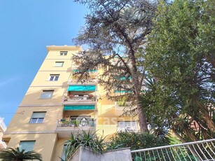 Appartamento in Affitto in Via Angelo Carrara a Genova