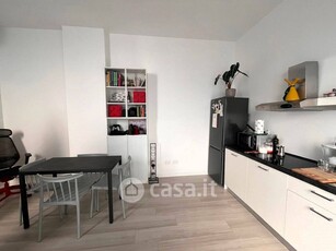 Appartamento in Affitto in Via Casella 35 a Milano