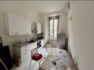 Appartamento in Affitto in Via Cenisio 83 a Milano