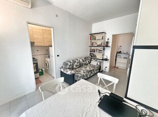 Appartamento in Affitto in Via Neera 14 a Milano