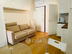 Appartamento in Affitto in Via Principe Eugenio 8 a Milano