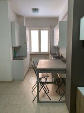 Appartamento in Affitto in Via Vincenzo Gemito a Napoli