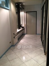 Appartamento in Affitto in Viale A. Tassoni 1 a Modena
