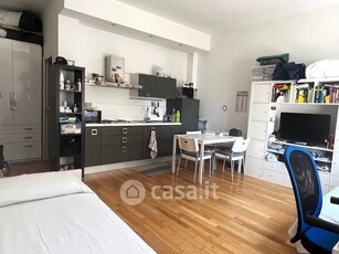 Appartamento in Affitto in Viale Bligny 16 a Milano