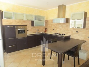 Appartamento in Vendita a Cagliari, zona Bonaria, 315'000€, 130 m²