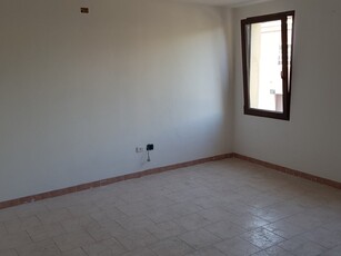 Casa Semi Indipendente in Vendita a Reggio Emilia, 175'000€, 176 m², arredato