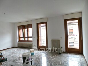 Appartamento in Vendita in Piazzale Osoppo a Udine