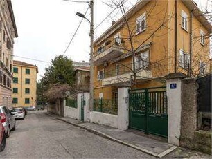 Appartamento in Vendita in Via A. Grossich Milano 6 -2 a Trieste