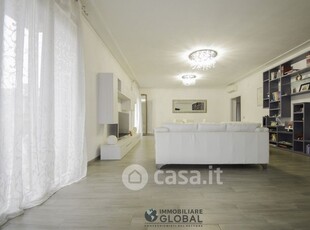 Appartamento in Vendita in Via Michelangelo Buonarroti 30 a Modena