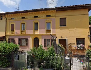 Appartamento in Via Savenella, Minerbio, 8 locali, 125 m² in vendita