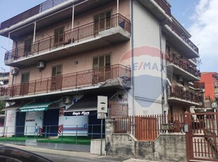 Appartamento in Via Vincenzo Bellini, San Pietro Clarenza, 5 locali