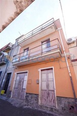 Appartamento Trilocale da ristrutturare, in vendita in Via Goffredo Mameli, Misterbianco