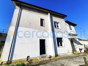 Appartamento Trilocale in vendita a Sarzana