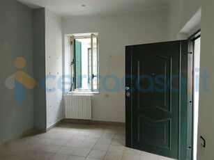 Appartamento Trilocale in vendita in Via Epipolo, Salerno