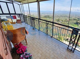 Appartamento Trilocale in vendita in Via Giacomo Leopardi, Monte Porzio Catone