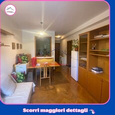 Bilocale ad Arezzo, 1 bagno, con box, arredato, 55 m², ascensore