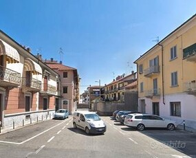 Bilocale con balcone, arredato. borgomanero