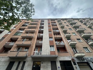 Casa a Milano in via giambellino , Tolstoj