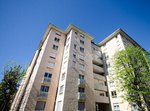 Casa a Milano in Via Monte Rosa , Buonarroti