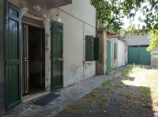 Casa Bi - Trifamiliare in Vendita a Parma Cervara