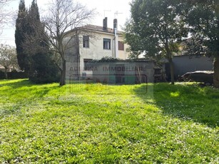 Casa Bi - Trifamiliare in Vendita a Quarto d'Altino Quarto d 'Altino - Centro