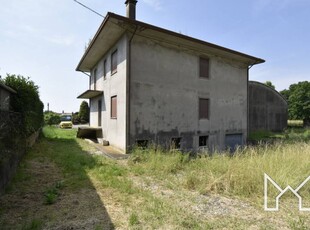 Casa Bi - Trifamiliare in Vendita a Romano d'Ezzelino Romano d 'Ezzelino