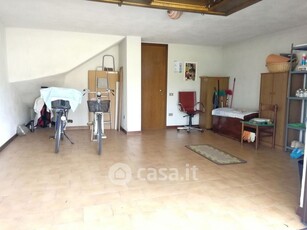 Casa Bi/Trifamiliare in Vendita in Via Nevegal a Rovigo