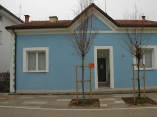 Casa Bi/Trifamiliare in Vendita in Viale Porto Palos a Rimini