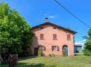 Casa indipendente a San Giovanni in Persiceto, 5 locali, 1 bagno