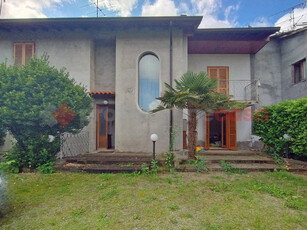 Casa indipendente con giardino a Castelletto Sopra Ticino