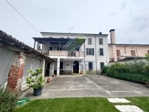 Casa indipendente in vendita a Acquanegra Sul Chiese