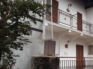 Casa indipendente in vendita a Paruzzaro