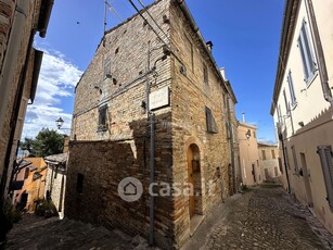 Casa indipendente in Vendita in Via Castellano degli Andalò 12 a Fermo