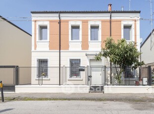 Casa indipendente in Vendita in Via della Viola 16 a Ferrara