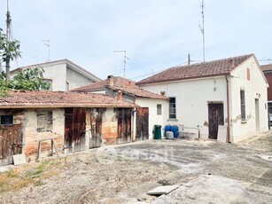 Casa indipendente in Vendita in Via Lorenzo Perosi 10 a Ravenna