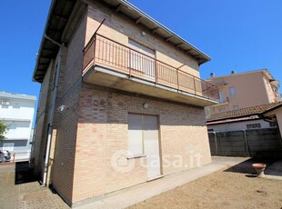 Casa indipendente in Vendita in Viale dei Navigatori a Ravenna